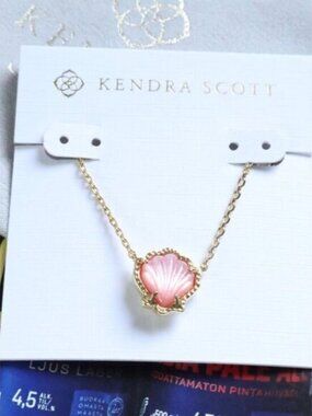 Kendra Scott Brynne Shell Necklace Blush Ivory Mother-of-Pearl Gold